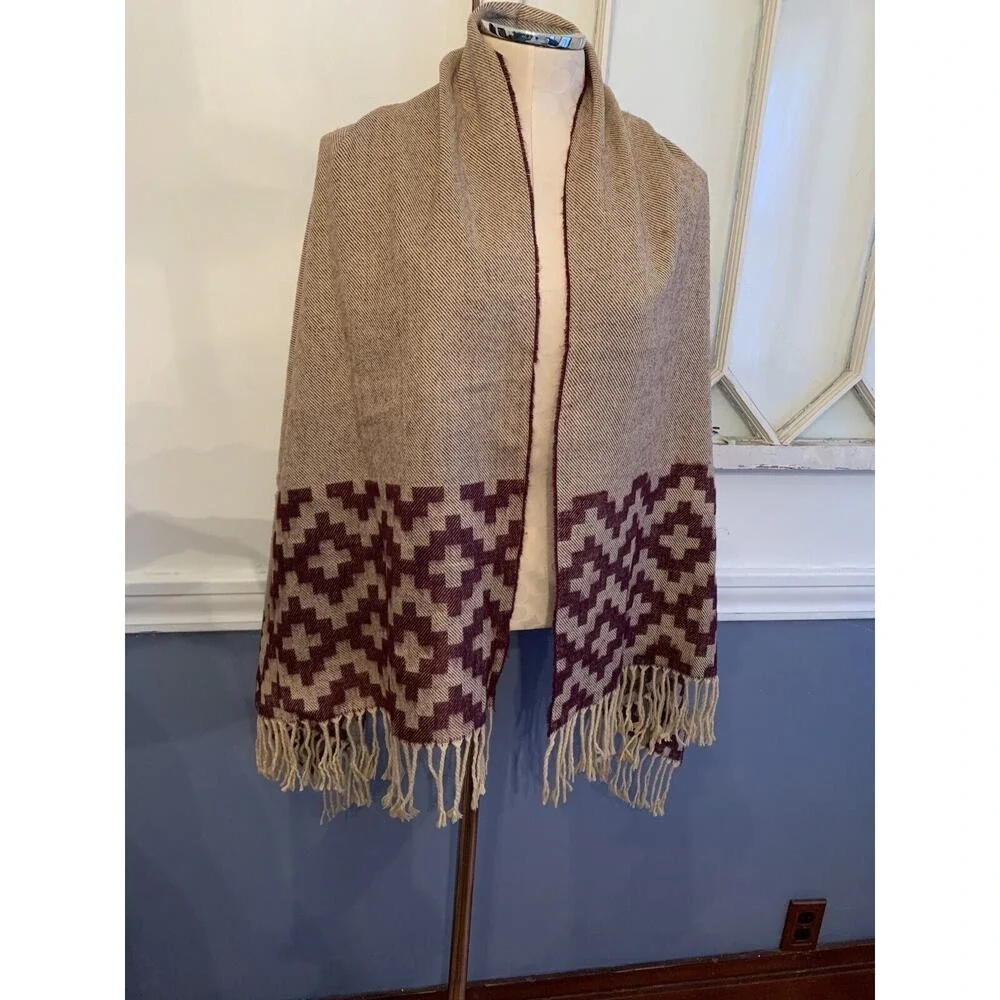 Unbranded fringed reversible